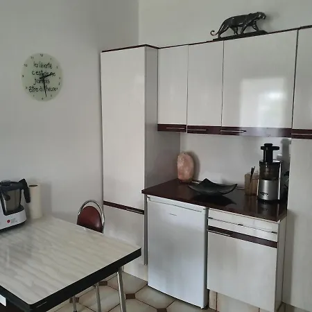 Maison Calme Quartier آغينو